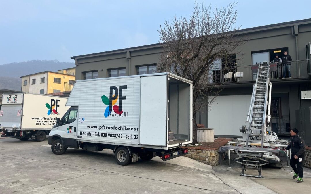Noleggio scala componibile per traslochi a Brescia e provincia