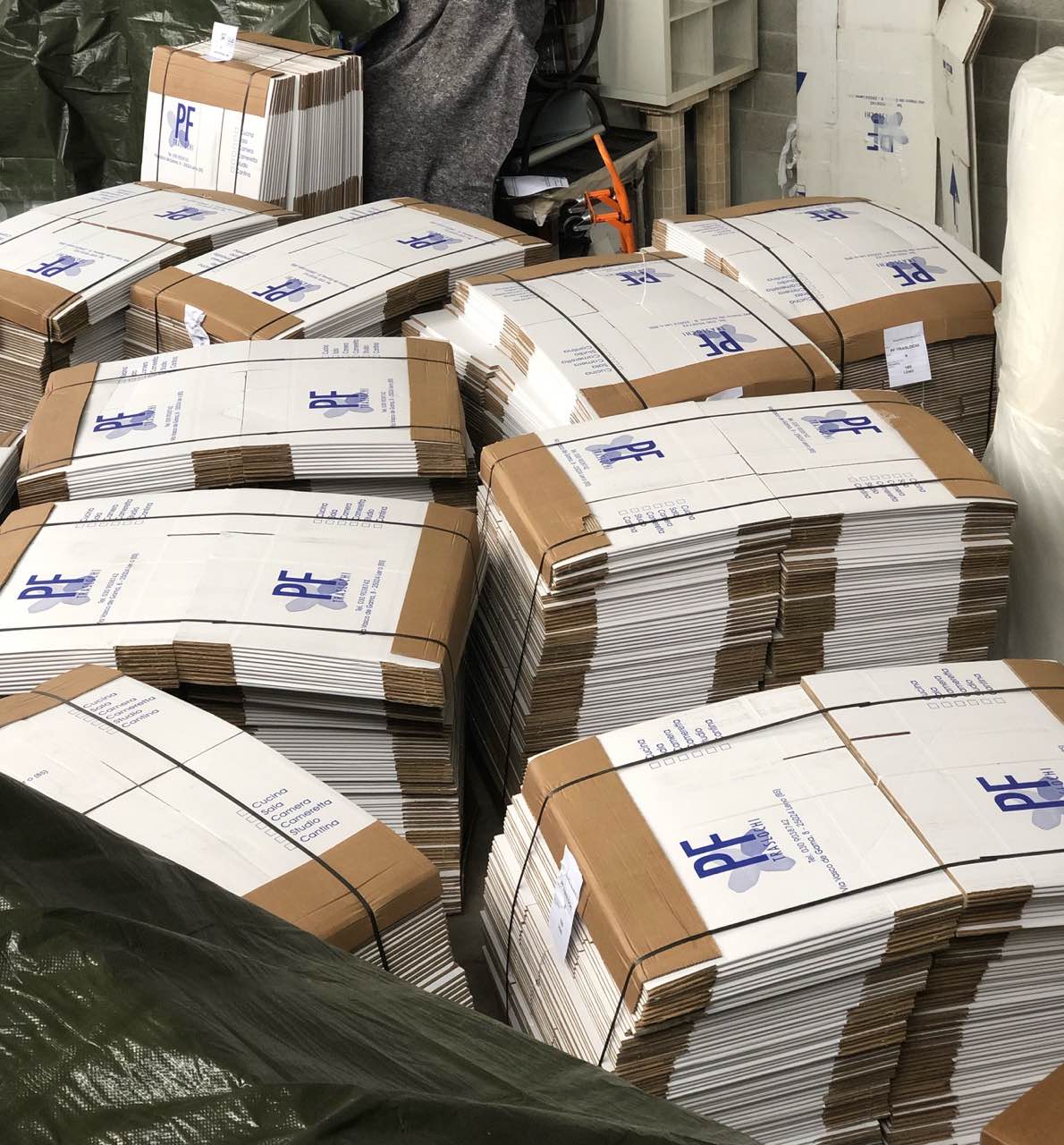 Deposito mobili a Gambara